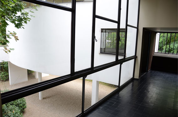 Maison la Roche, 1925. Le Corbusier, architect.