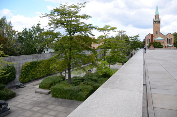 Neue Nationalgalerie, view of plaza and garden, 1968, Berlin. Mies van der Rohe, architect.