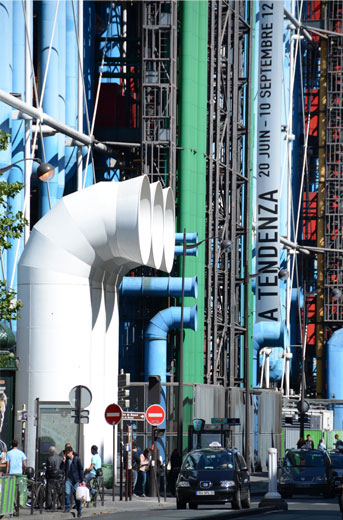 Centre Georges Pompidou, Paris, 1977. Renzo Piano, Richard Rogers and Gianfranco Franchini, architects.