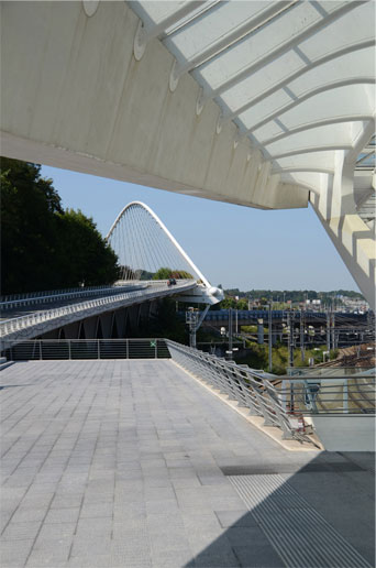 Liège-Guillemins train station, Liège, 2009. Santiago Calatrava, architect.