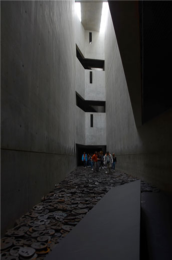 Memory Void, Jewish Museum Berlin, 2001, Berlin. Daniel Libeskind, architect.